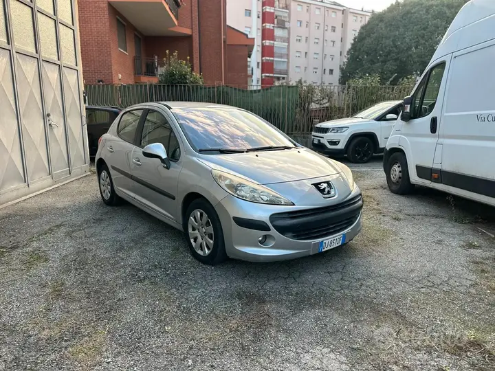 Peugeot 207 2007 photo 2
