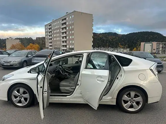 Toyota Prius 2011 photo 5