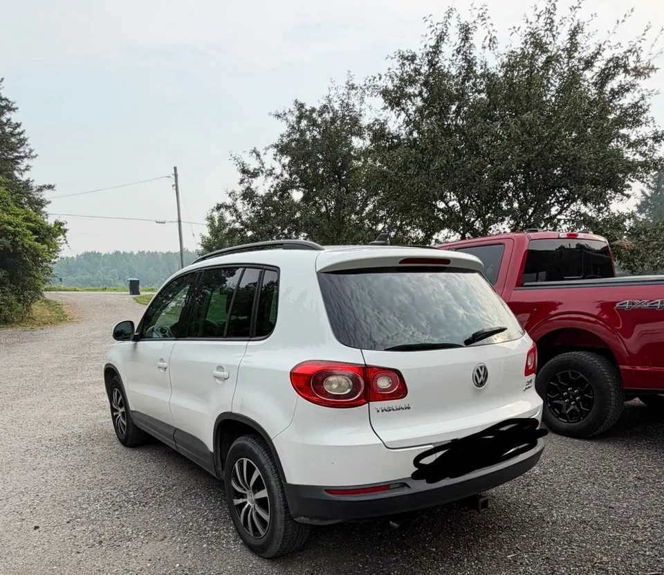 Volkswagen Tiguan 2011 photo 4