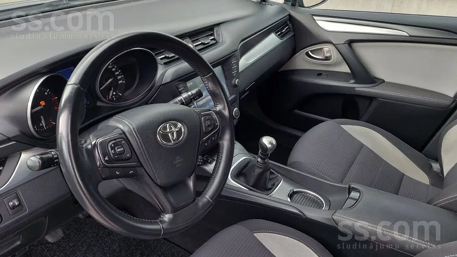 Toyota Avensis 2016 photo 3