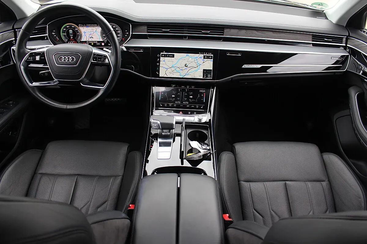 Audi A8 2022 photo 3