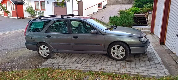 Renault Laguna I 2001 photo 2