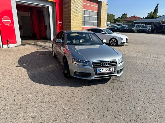 Audi A4 2009 photo 3