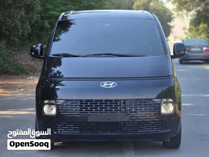 Hyundai Staria 2023 photo 2