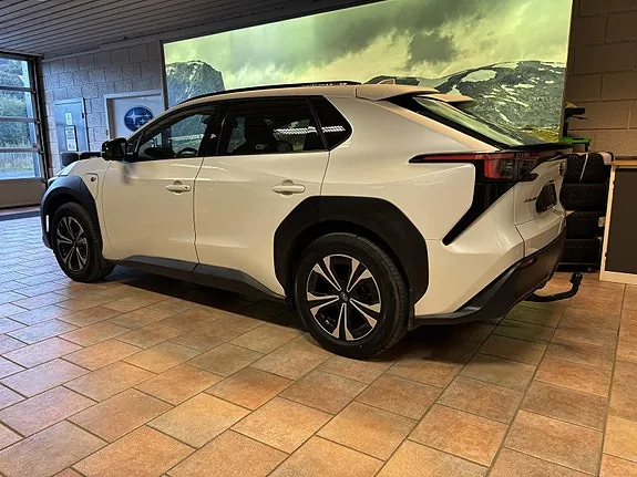 Subaru Solterra 2022 photo 2
