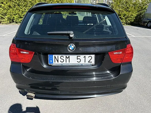BMW 318I 2010 photo 5