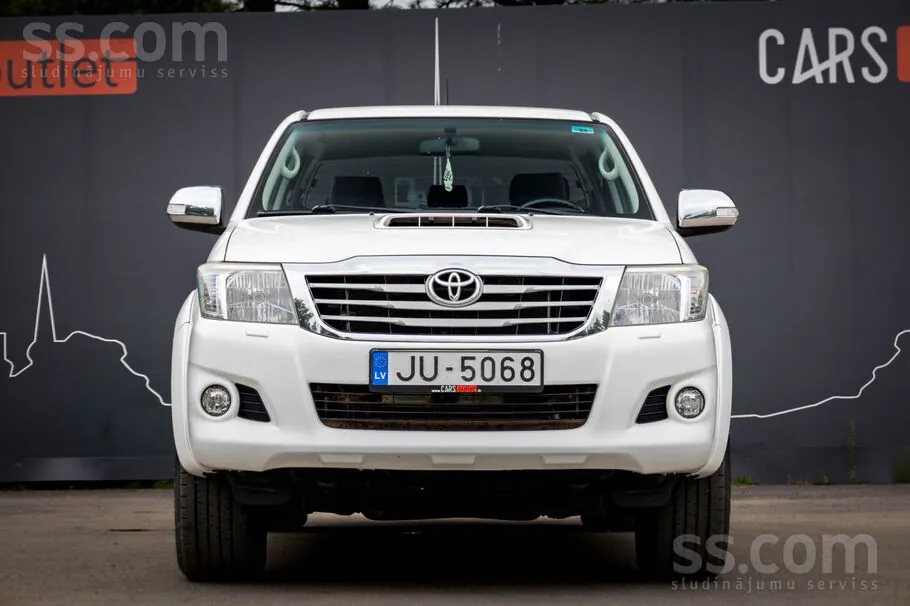Toyota Hilux 2014 photo 2