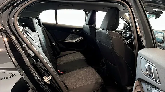 BMW 120 2026 photo 5