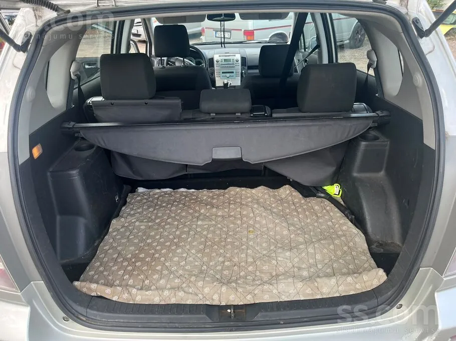Toyota Corolla Verso 2005 photo 3