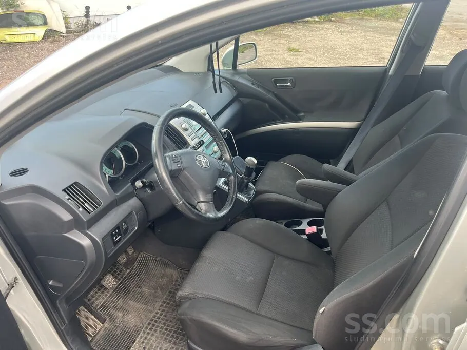 Toyota Corolla Verso 2005 photo 5