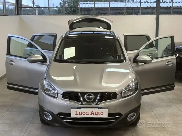 Nissan Qashqai 2012 photo 2