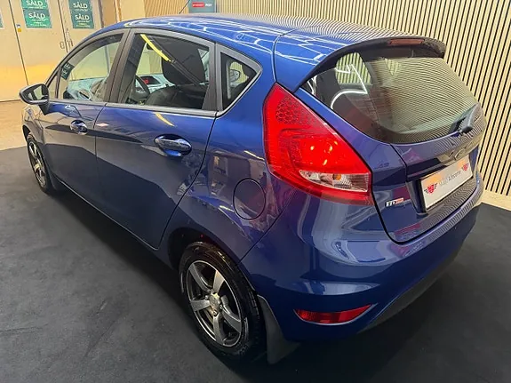 Ford Fiesta 2010 photo 3