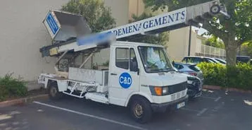 Mercedes-Benz 207