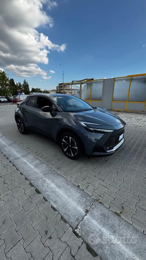 Toyota C-Hr 2026 photo 2