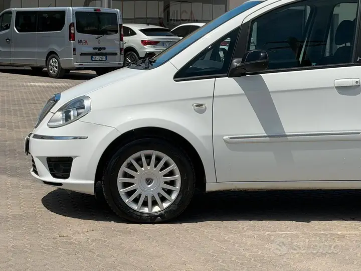 Lancia Musa 2012 photo 3
