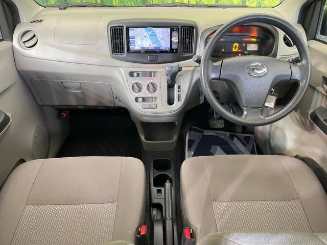 Daihatsu Miraiyese 2015 photo 2