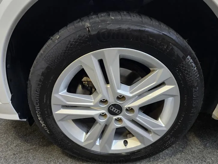 Audi Q2 2023 photo 2