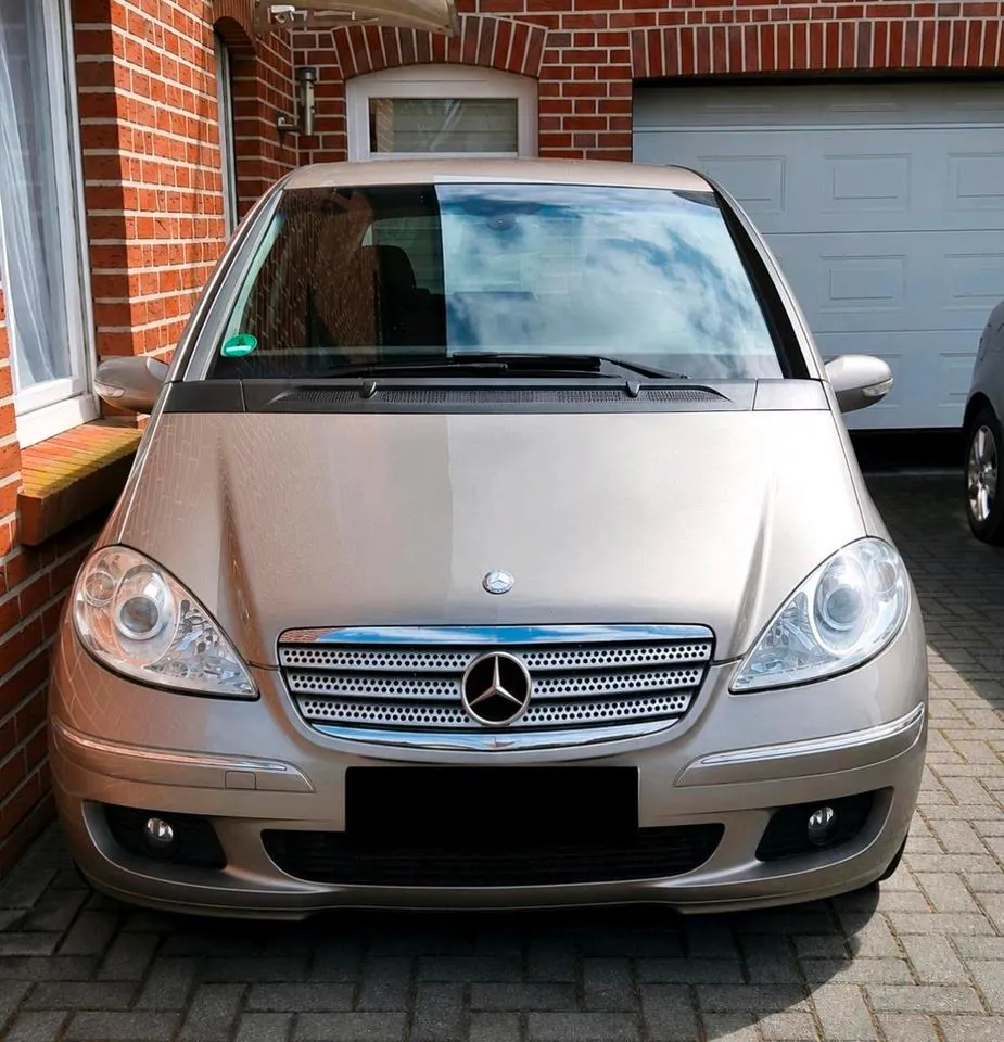Mercedes-Benz A200