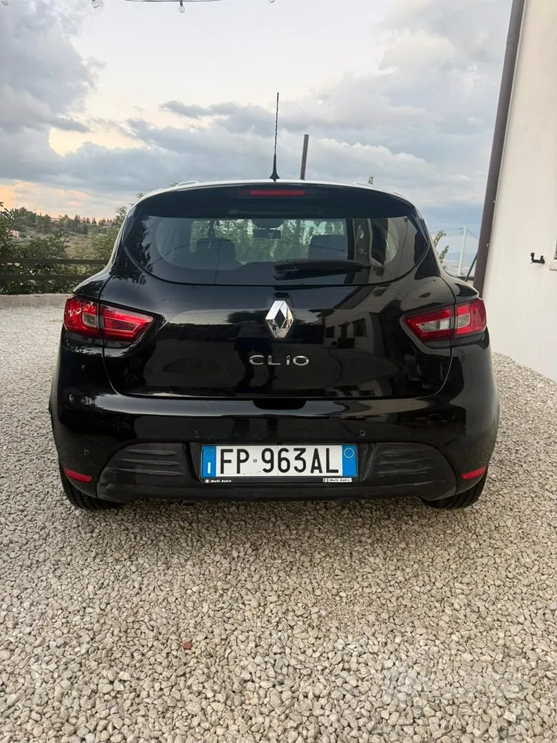 Renault Clio 2018 photo 2