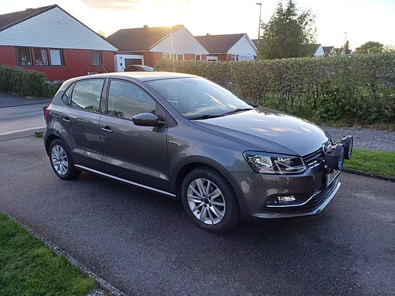 Volkswagen Polo 2015 photo 2