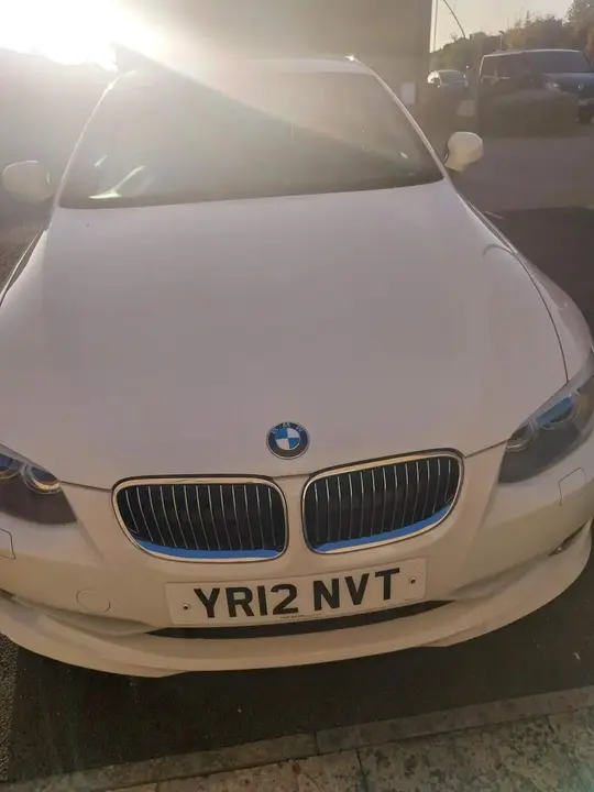 BMW 3 Series 2012 photo 2
