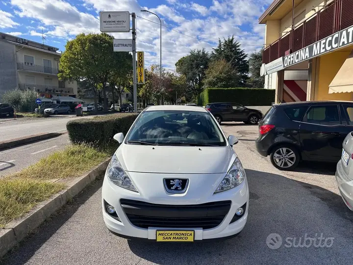 Peugeot 207 2011 photo 2