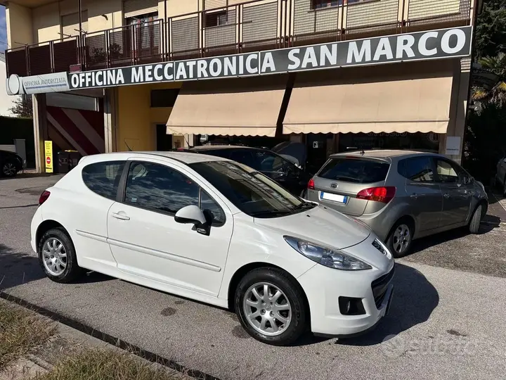 Peugeot 207