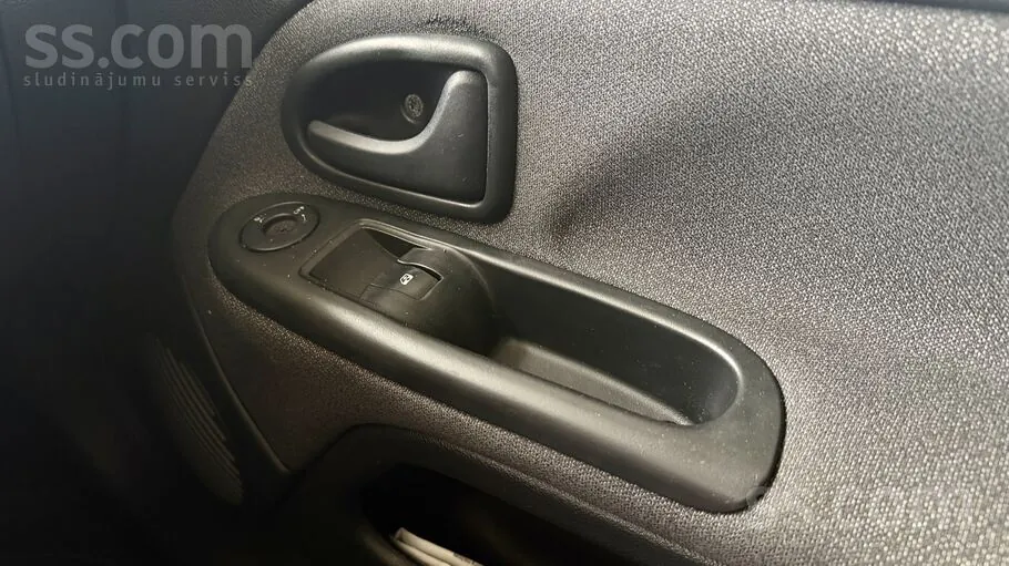 Renault Clio 2005 photo 5