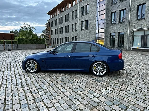 BMW 330D 2009 photo 2