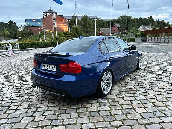 BMW 330D 2009 photo 4