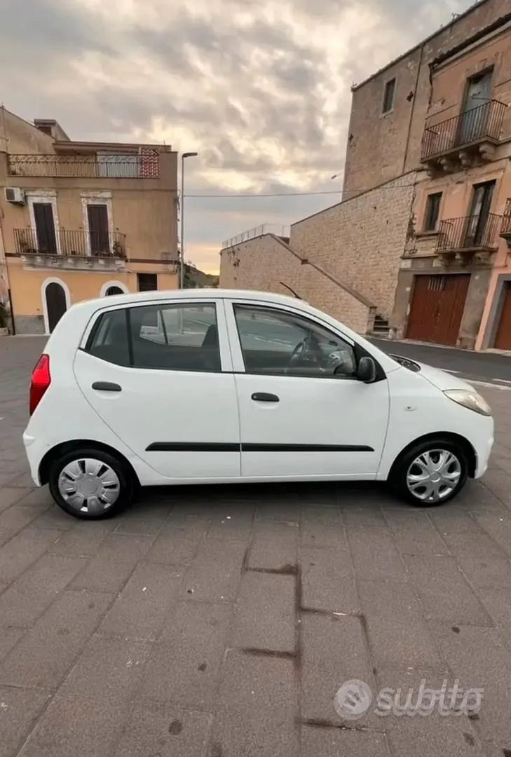 Hyundai I10 2012 photo 3