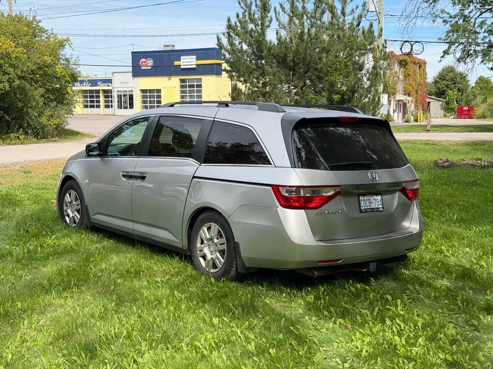 Honda Odyssey 2013 photo 4