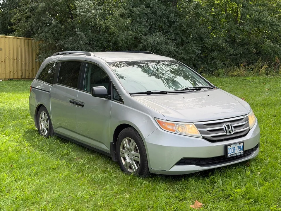 Honda Odyssey 2013 photo 2