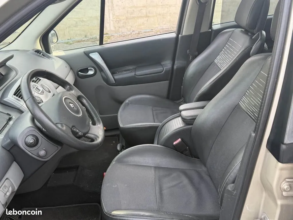 Renault Scenic 2009 photo 2