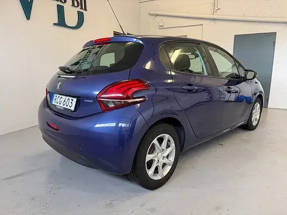 Peugeot 208 2015 photo 4