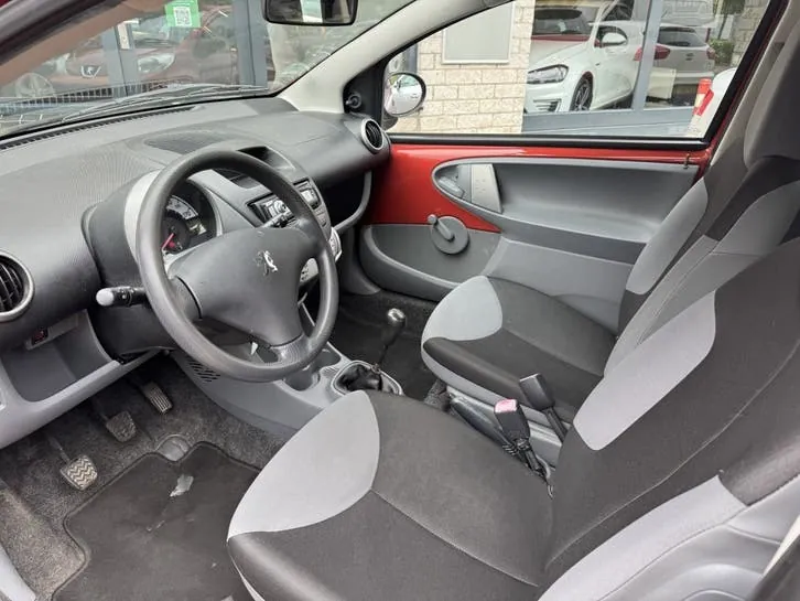 Peugeot 107 2009 photo 2