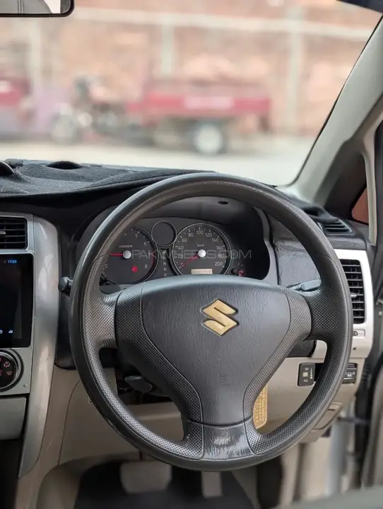 Suzuki Liana
