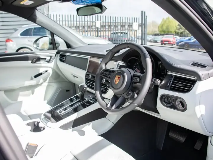 Porsche Macan 2026 photo 4
