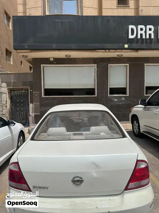 Nissan Sunny 2011 photo 4