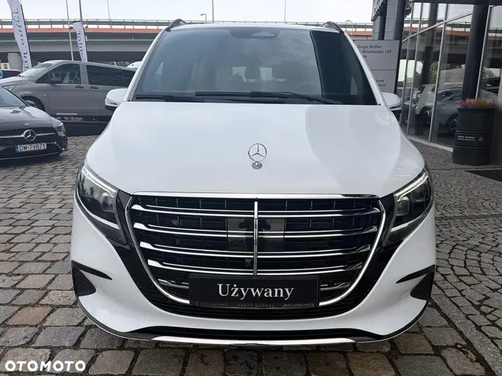 Mercedes-Benz V-Class 2025 photo 2