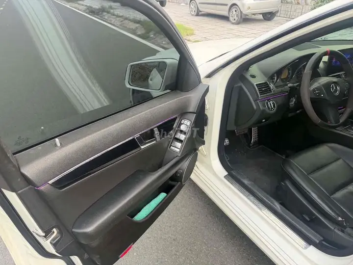 Mercedes-Benz C-Class 2008 photo 5