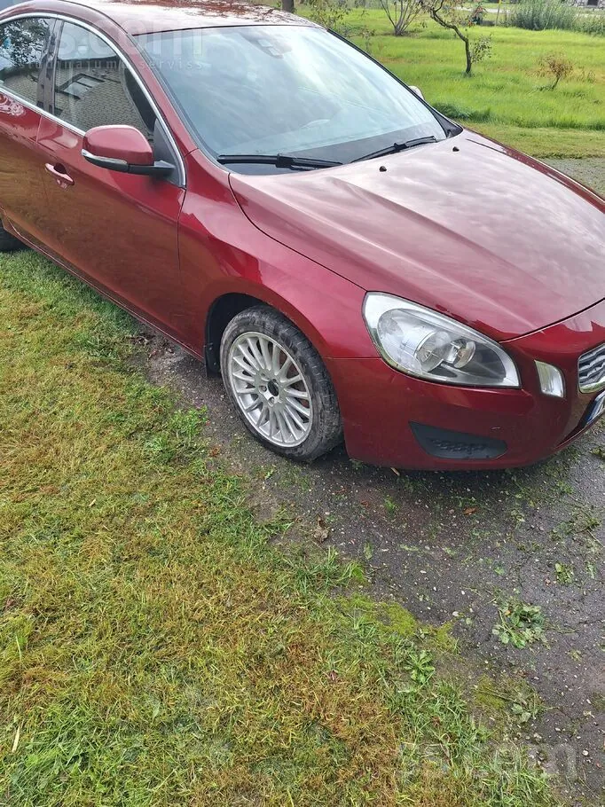 Volvo S60 2011 photo 2