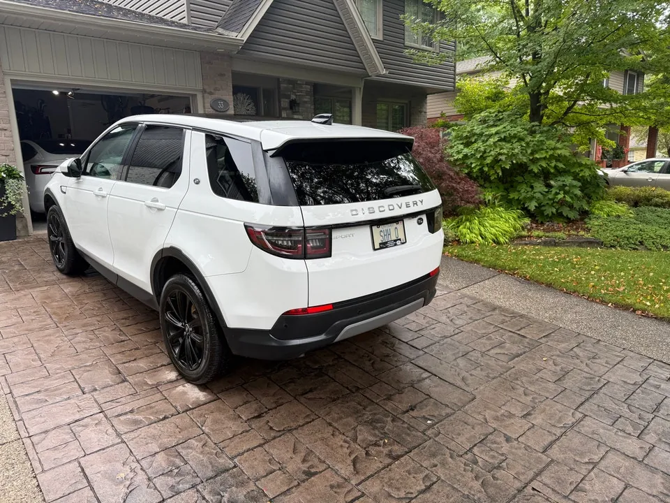 Land Rover Discovery Sport 2020 photo 2