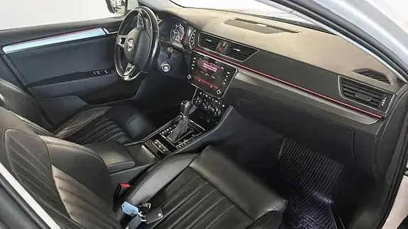 Skoda Superb 2019 photo 3
