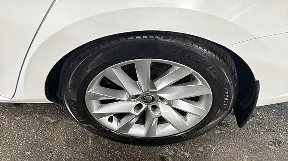 Skoda Superb 2019 photo 5