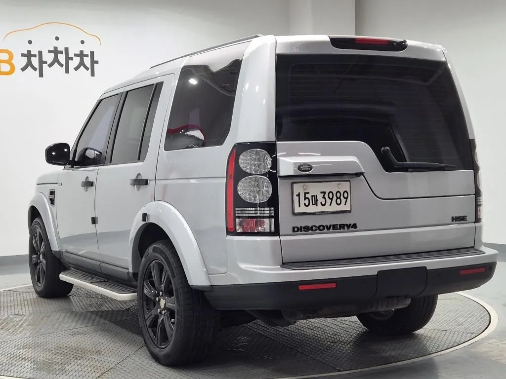 Land Rover Discovery 2014 photo 2