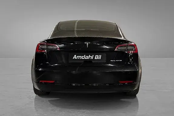 Tesla Model 3 2023 photo 5