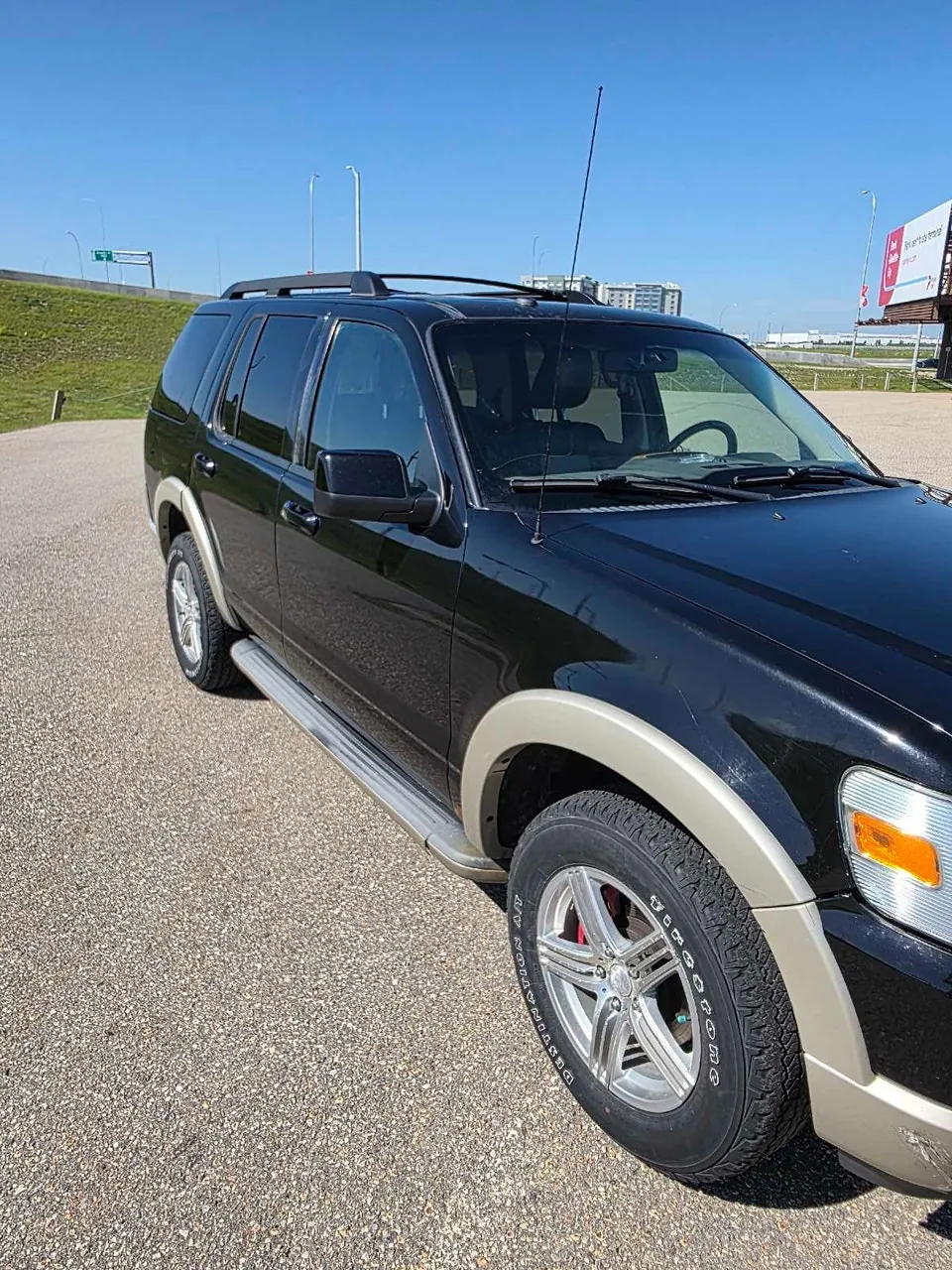 Ford Explorer 2010 photo 2