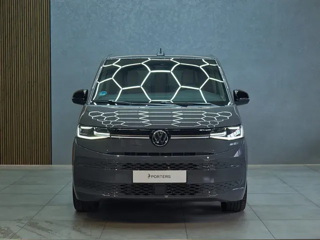 Volkswagen T7 Multivan 2025 photo 2