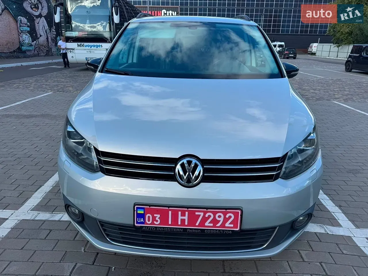 Volkswagen Touran 2013 photo 2